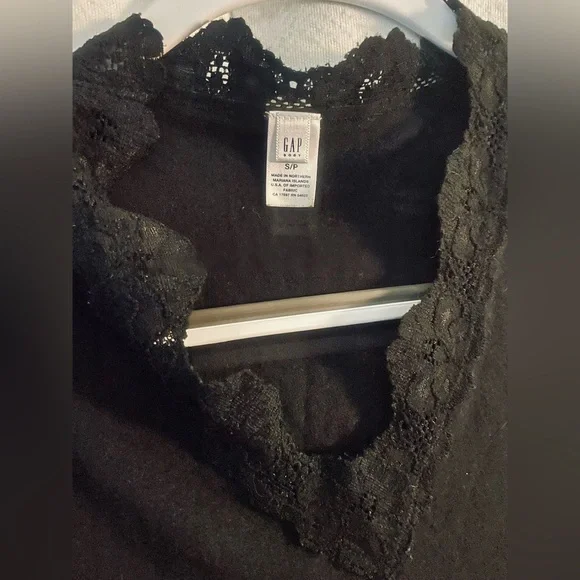 GAP Black Lace Trim Long Sleeve & sleeveless top small petite - Picture 6 of 6